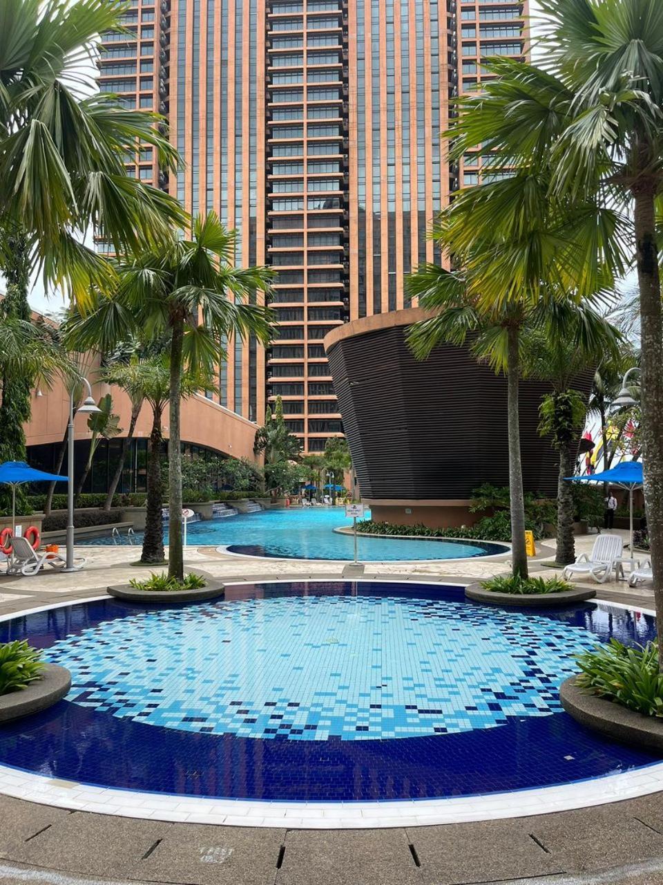 Luxhouz Suites At Times Square Куала Лумпур Екстериор снимка