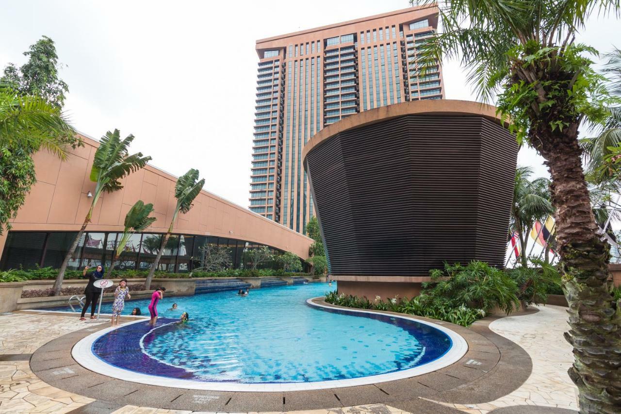 Luxhouz Suites At Times Square Куала Лумпур Екстериор снимка